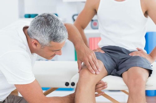 中老年人出现膝盖疼,是该继续运动还是该静养 听听医生怎么说